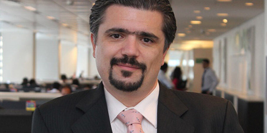 Nicolás Corrado 1 Cyber iCON