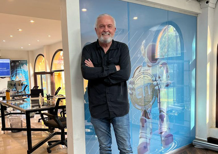 Adrián Sirio 3 Ettios