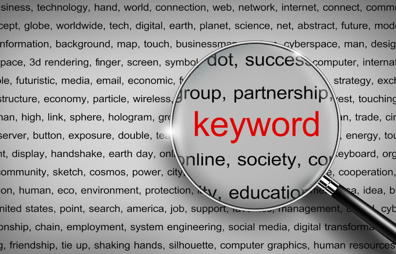 Magnifying,Glass,Zoom,To,Keyword,With,Red,For,Seo,Search Palabras claves