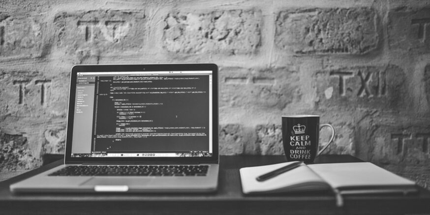 Laptop desarrollador Agentes de IA