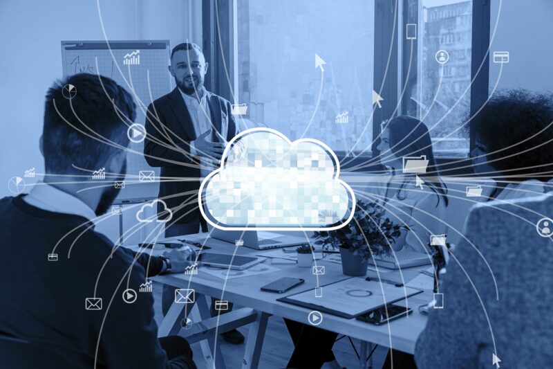collage-de-concepto-de-saas(1) Cloud Trends 2025