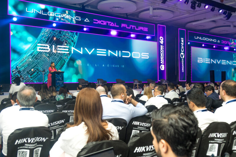 Apertura #ANDICOM40_1 48% de los usuarios de Internet