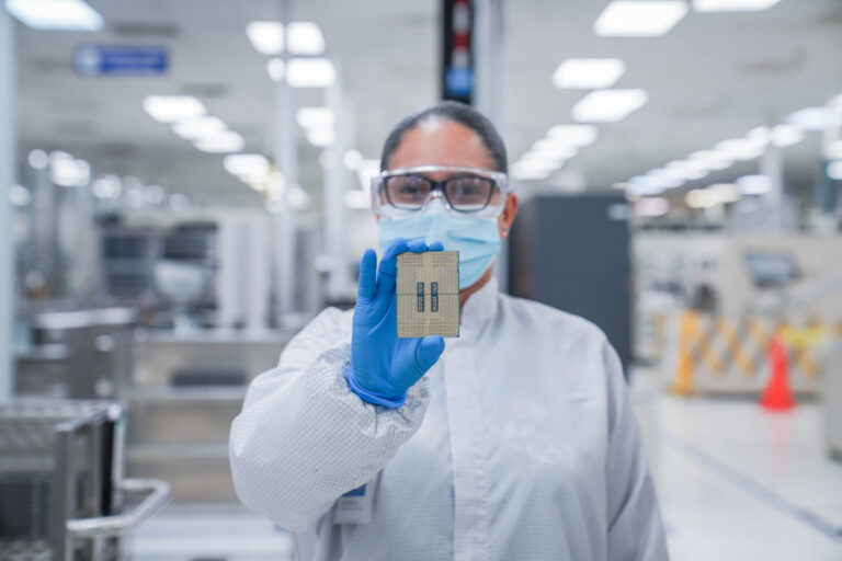 intel-xeon-6-e-cores-7-768×512 accionista de Intel