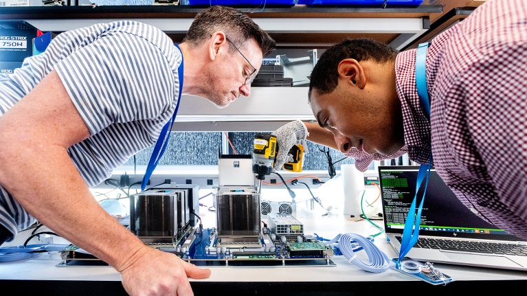 AWS Chips LAB chips de IA